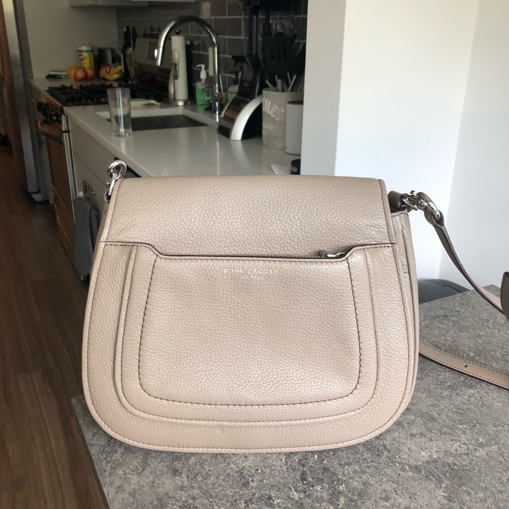 Brand new Marc Jacob side bag. Never used